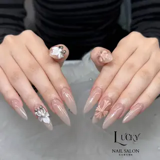 ネイル Lucky Nail Salonのネイルデザイン