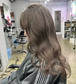 ロング カラー ヘアアレンジ ハッシュカット🩶 レイヤー/ハイトーンのヘアスタイル