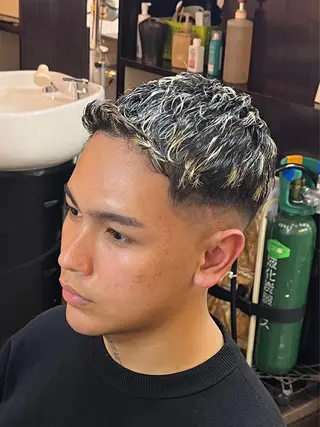 ショート カラー メンズ 🌈予約の98%パ ーマ⭕️🌈福本のヘアスタイル