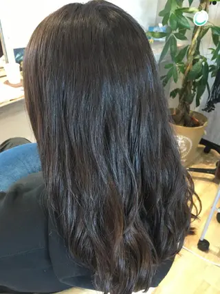 カラー Atelier 大内のヘアスタイル