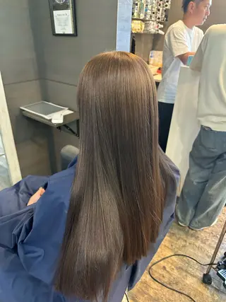 ロング カラー 安達 望のヘアスタイル