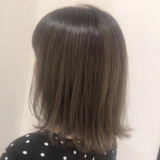ミディアム 岸川 恭子のヘアスタイル