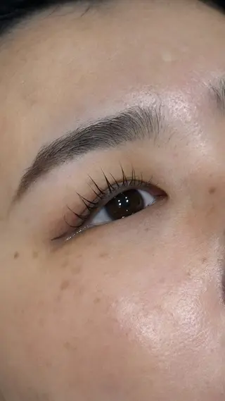 マツエク・マツパ 橋野 凜のヘアスタイル