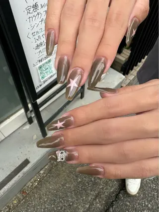 ネイル LAVISH 大和店 emi･:*+のネイルデザイン