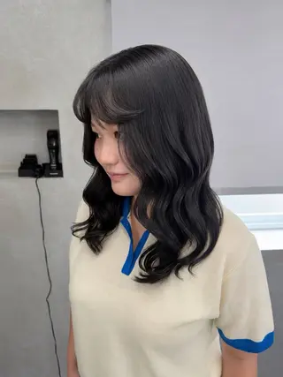 ロング momoka| 透明感カラーのヘアスタイル