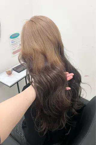 ロング カラー 透明感カラー 結羽愛のヘアスタイル
