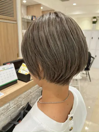 ショート カラー シアーベージュニスト 🥣大石亜里紗のヘアスタイル