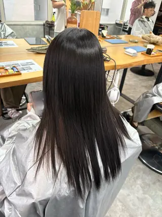 セミロング シモイケ ルアのヘアスタイル