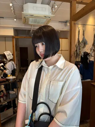 ショート カラー ENIF 大島 芽生のヘアスタイル