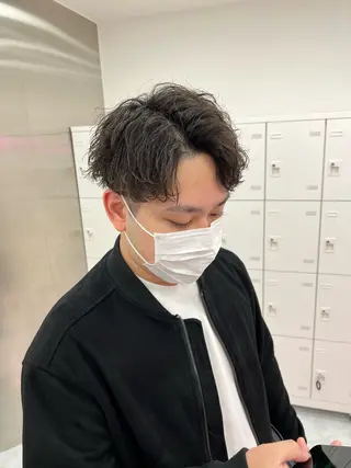 ミディアム パーマ メンズ メンズパーマ特化 TAIGAのヘアスタイル