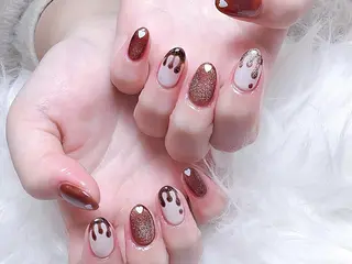 ネイル Elegant beautyトウのネイルデザイン