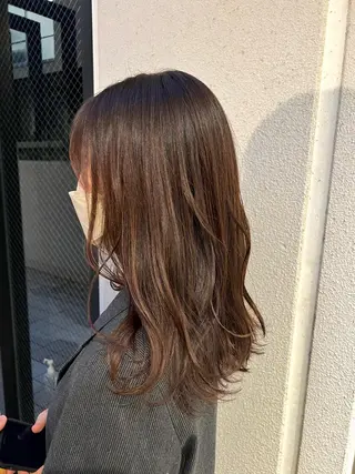 セミロング カラー 松坂 真衣のヘアスタイル