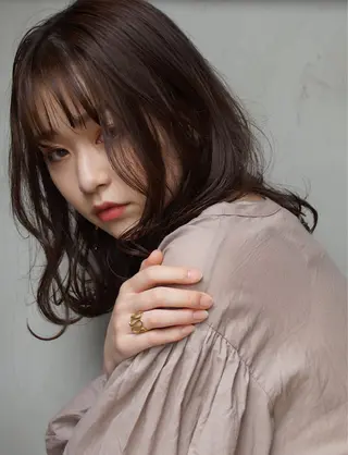 セミロング カラー ヘアアレンジ misa🫧ナチュラ ル縮毛矯正/髪質改善のヘアスタイル