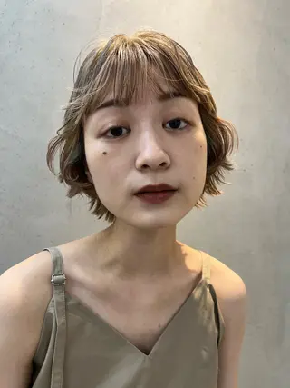 ショート カラー Viot 銀座 樋口 桃佳のヘアスタイル