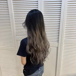 ロング カラー 天野 利咲のヘアスタイル