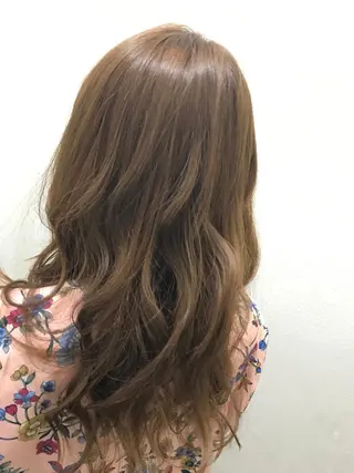 セミロング カラー shi hoのヘアスタイル