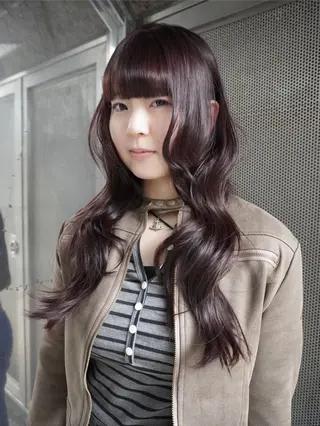 ロング 愛瑠奈 erunaのヘアスタイル