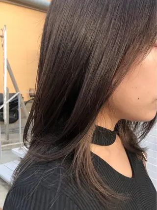 カラー white.梅田 デザインカラー🦄のヘアスタイル