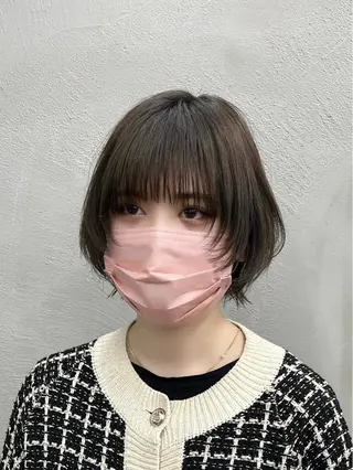 ミディアム イツク ⚡️ ルーツ/ハイトーンのヘアスタイル