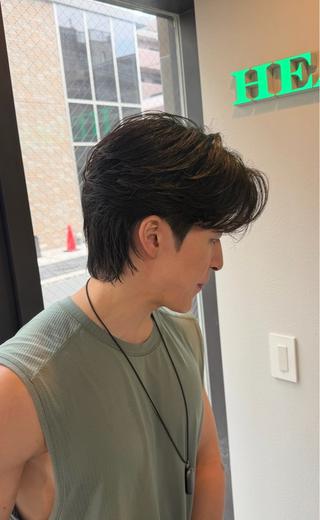 カラー メンズ 角田 凌のヘアスタイル