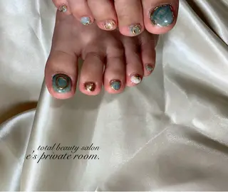 ネイル LAVISH 大和店 🤱子連れ大歓迎のネイルデザイン