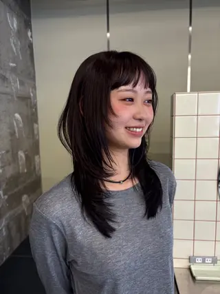 セミロング BELLA ナナカのヘアスタイル
