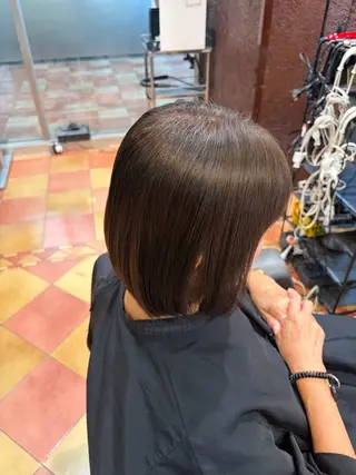 ショート カラー 長谷川 賢治のヘアスタイル