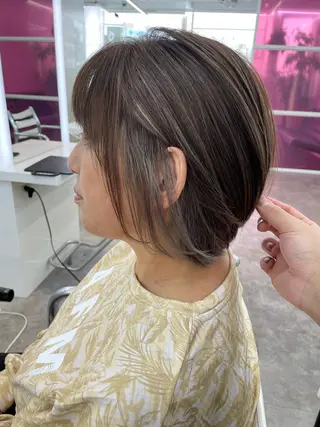 ショート 韓国風レイヤー ハイトーンRYOTAのヘアスタイル