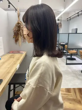 セミロング 檜谷 晴　顔周りカットのヘアスタイル