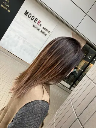 ミディアム カラー SHAFT Ieiriのヘアスタイル