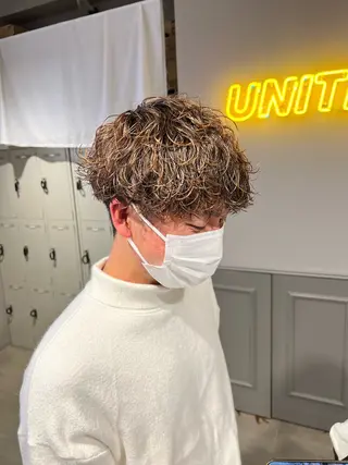 ミディアム パーマ メンズ メンズパーマ特化 TAIGAのヘアスタイル