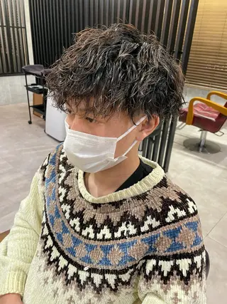 ショート パーマ メンズ 勝毛 広貴のヘアスタイル