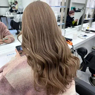 セミロング カラー ヘアアレンジ 【公式】DISCO銀 座🪩トレンド🪽のヘアスタイル