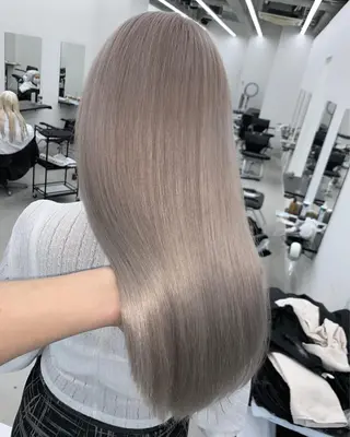 ロング 佐藤 まいらのヘアスタイル