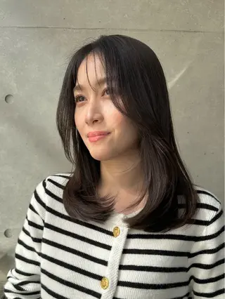 セミロング カラー 上品な大人レイヤー 🍀渋谷🍀濱口敬太のヘアスタイル