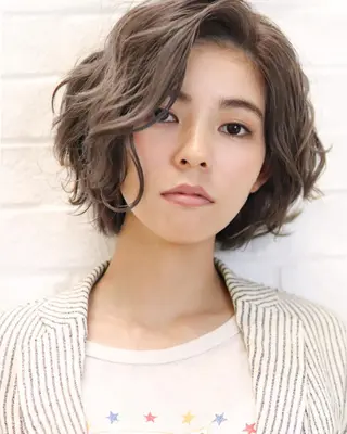 ミディアム 美容歴20年 岩田芳郎のヘアスタイル