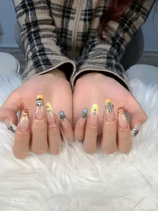 ネイル T. Leeのネイルデザイン