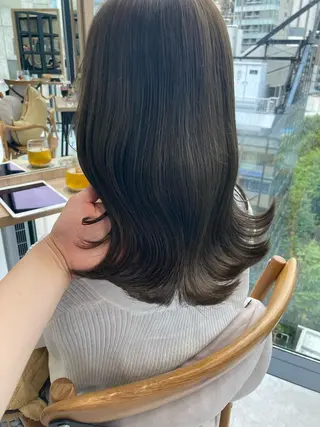 ミディアム ✨色持ちの良い艶 カラー✨蟹江真世のヘアスタイル