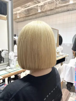 ショート カラー まろやかベージュ／ JOのヘアスタイル