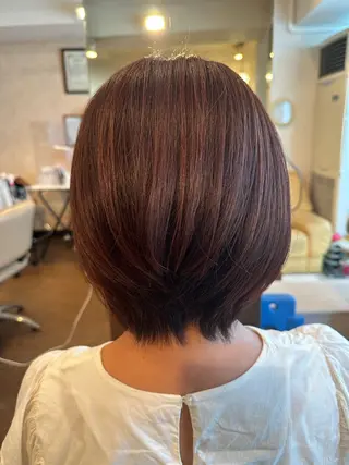 ショート カラー coupe ciseauxのヘアスタイル