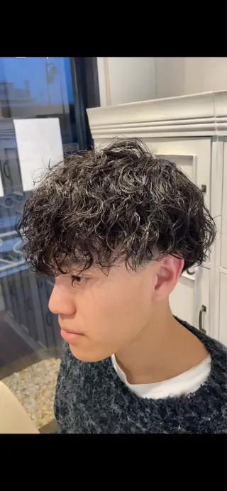 ショート パーマ メンズ 阪田 泰規のヘアスタイル