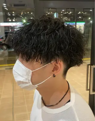 ミディアム パーマ メンズ 奥村 悠晏のヘアスタイル