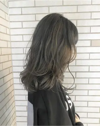セミロング カラー 中村 よしひでのヘアスタイル