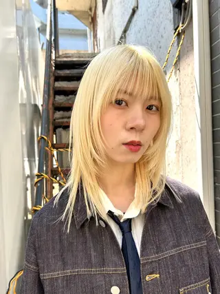 ミディアム ショート/ウルフ ハイトーン/カイセイのヘアスタイル
