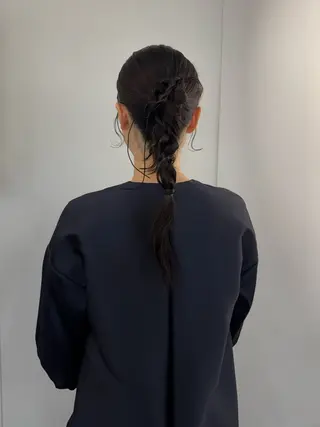 セミロング カラー ヘアアレンジ mina 🌷のヘアスタイル