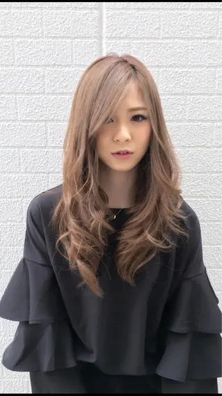 ロング パーマ ヘアアレンジ CALMHAIR 五十實淳のヘアスタイル