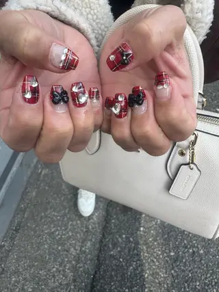 ネイル LAVISH 大和店 emi・:*+のネイルデザイン