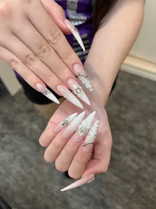 ネイル Sora  Nail 長さ出し専門店のネイルデザイン