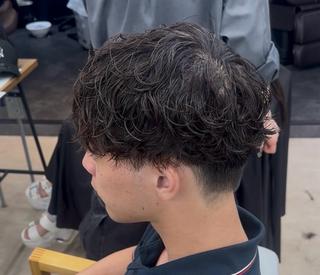 パーマ メンズ ウルフカット特化/ メンズハイトーン哲太のヘアスタイル