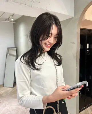 ロング オリーブ🎶アッシュ グレージュちひろ🧸のヘアスタイル